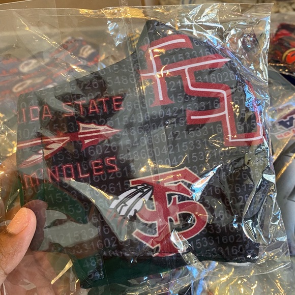 Face mask - Picture 1 of 2